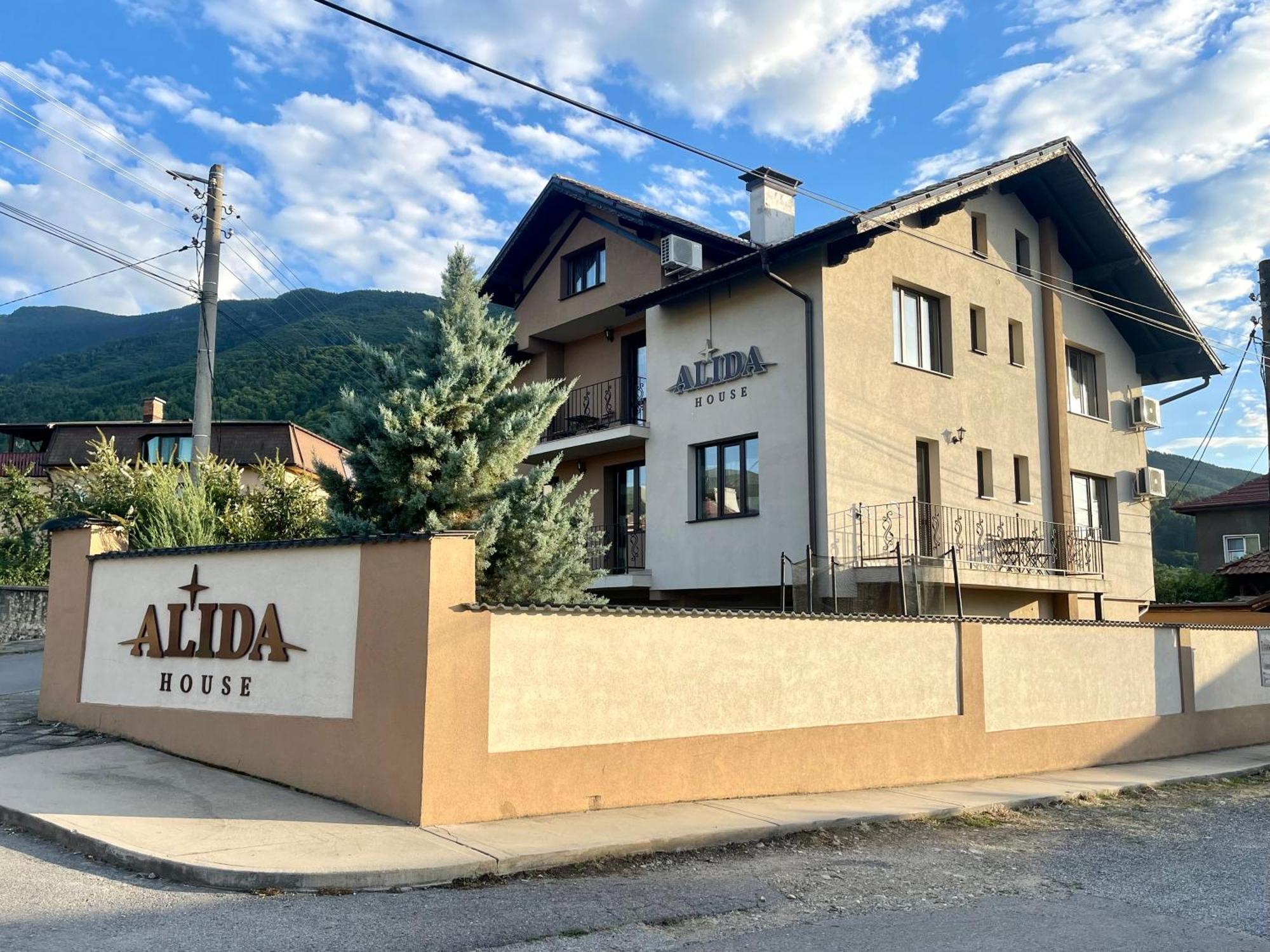Къща За Гости Алида Saparewa Banja Exterior foto